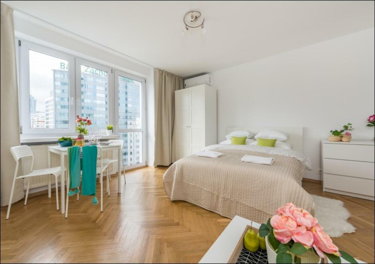 P&O Apartments Dworzec Centralny Varşovia Exterior foto